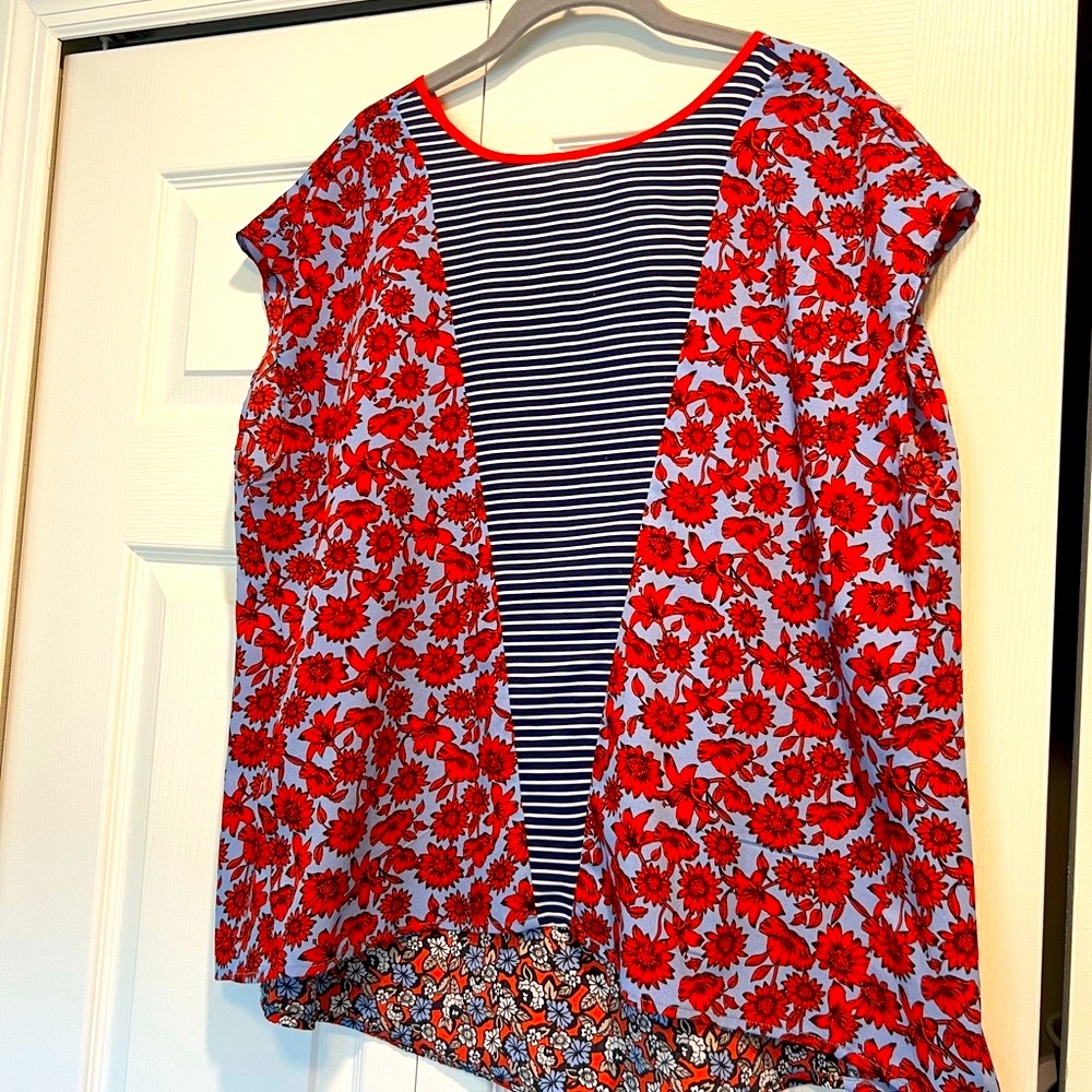 🍊Floral and Striped Women's Top XL Dalia🍊